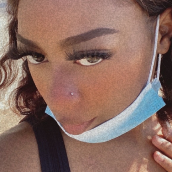 Meet your Posher, Nytavia - Picture 1 of 1